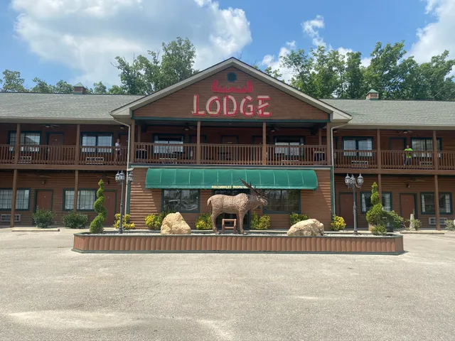 Bullwinkles Rustic Lodge