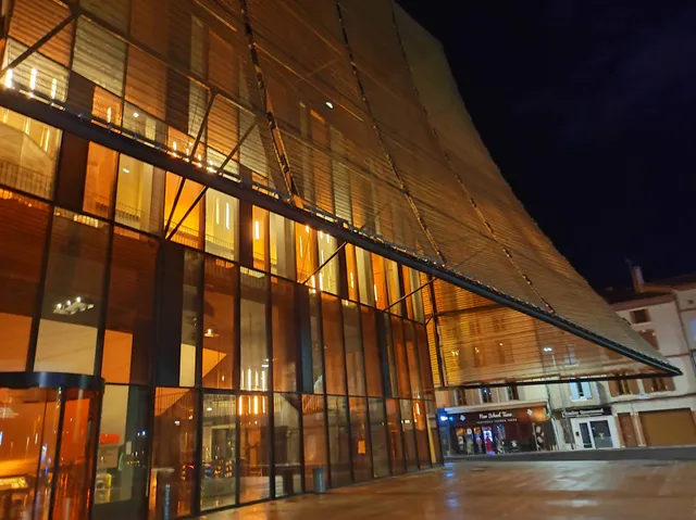 Place Friendship among Peoples