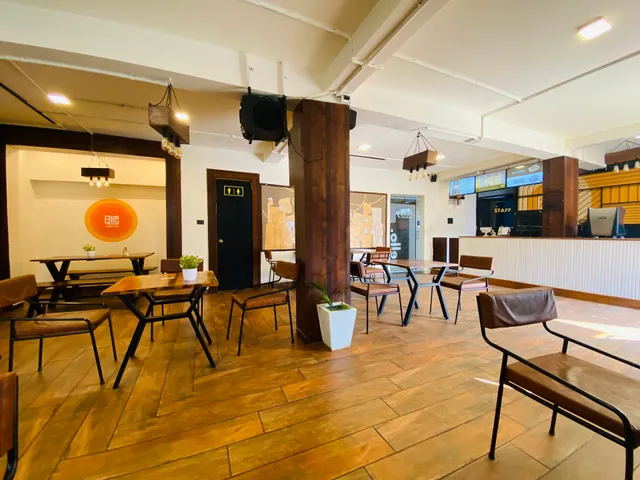 Alley - Gourmet Cafe