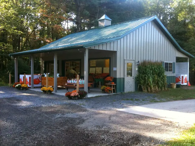 Sauchuk's Farmstand