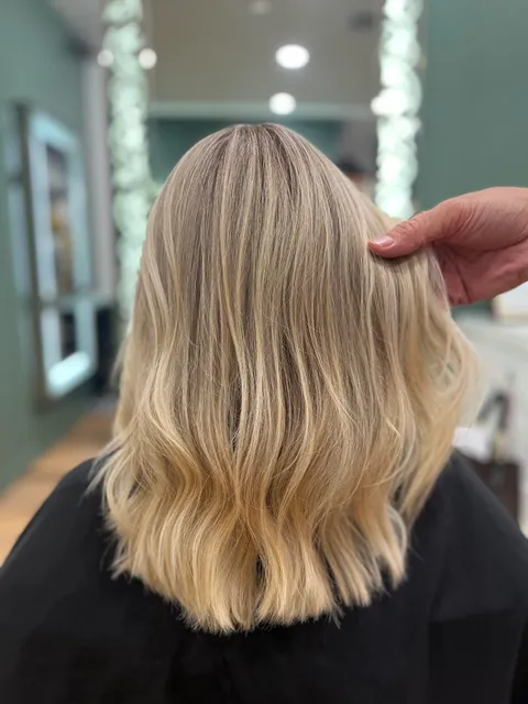 Luxxor Hair Salon NYC