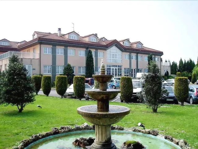 Hotel Arias Aeropuerto Asturias