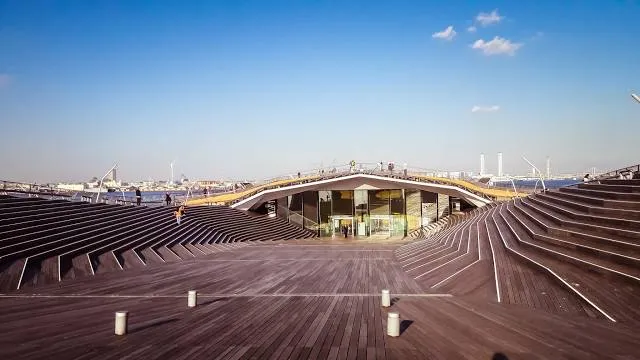 Kujira no Senaka (Whale's Back)