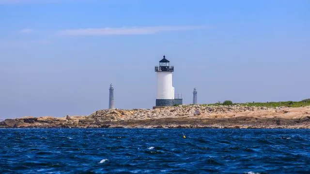 Straitsmouth Island Light Station