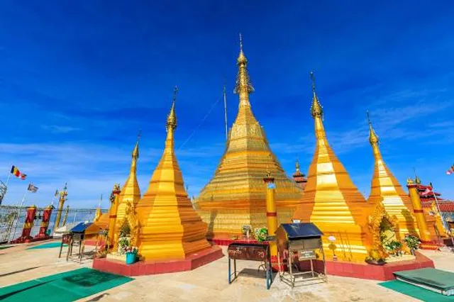 Shwe Bone Pwint Pagoda {Golden Blossoms and Great Glory and Fortune}