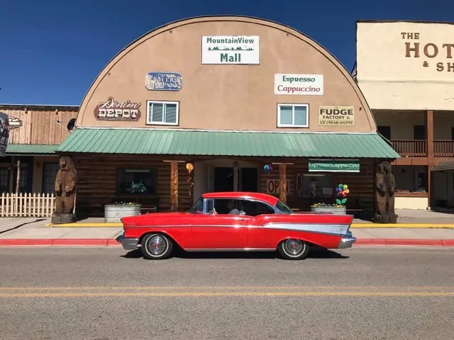 Cornerstone Shops at Chama