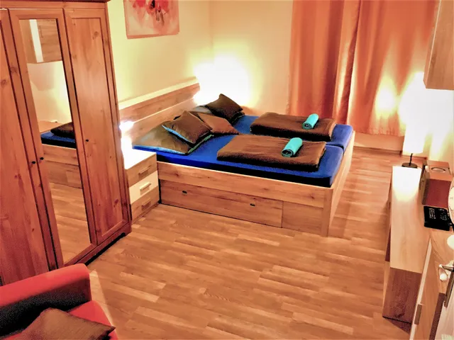 Studio Kazinczy City Center, The Shelters