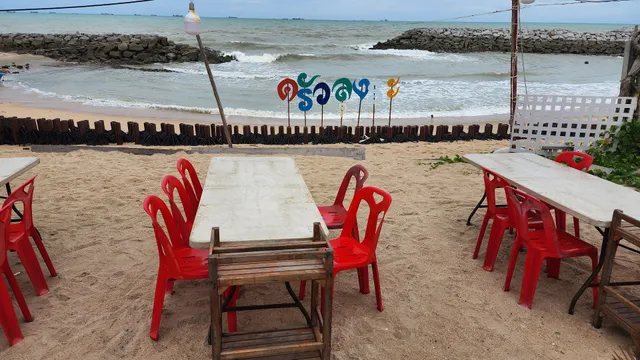 Uncle Ra's Kitchen Rayong