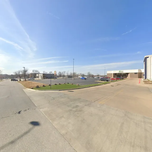 Tulsa Promenade SW Lot