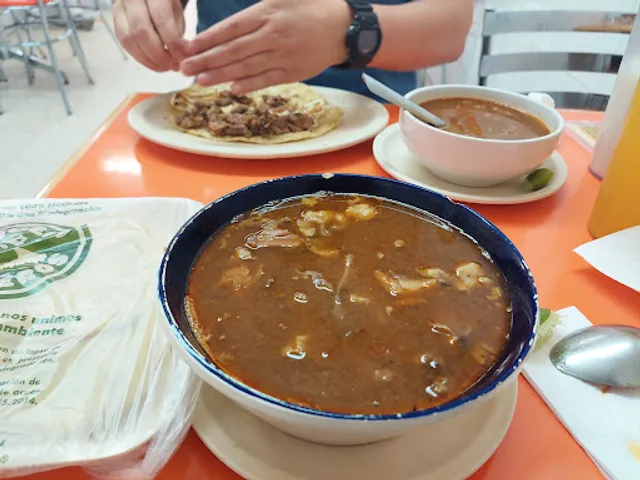Birria Los Güeros