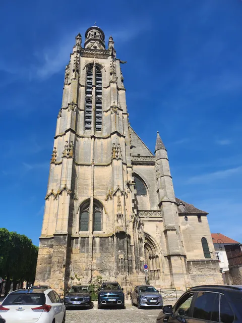 Église catholique Saint-Jacques à Compiègne
