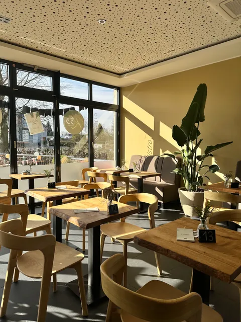 K33 - Café & Bistro