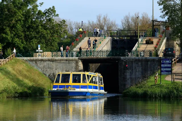Bateau Promenade Latéral