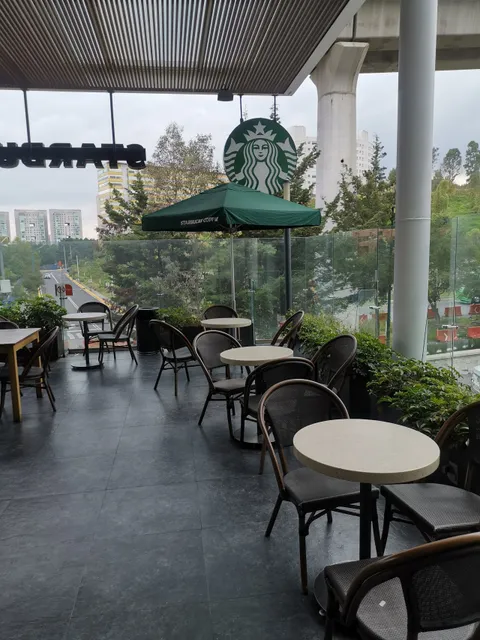 Starbucks Patio Santa Fe II