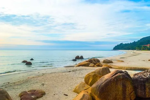 Bãi Tắm Trân Châu (KDL Thùy Dương)