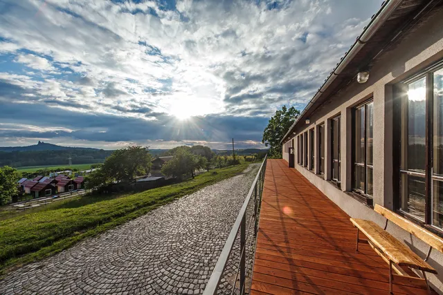 Camping v Ráji - Palda