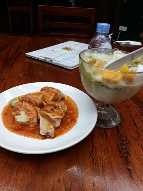 Es Teler 77 Resto - Adityawarman