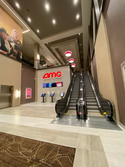 AMC DINE-IN Huntington Square 12