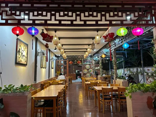 Tiệm Lẩu Cô Bum