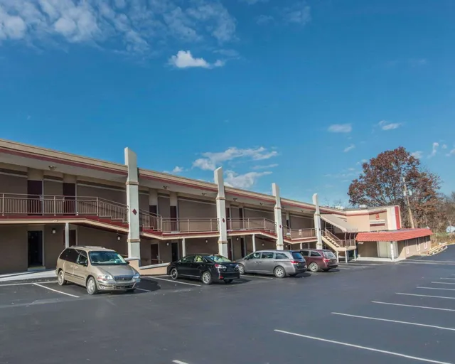 Econo Lodge Hermitage South