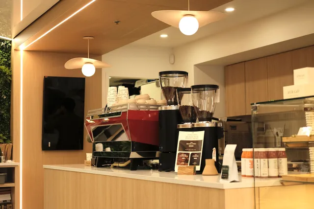 AVIK (WEST BROADWAY)