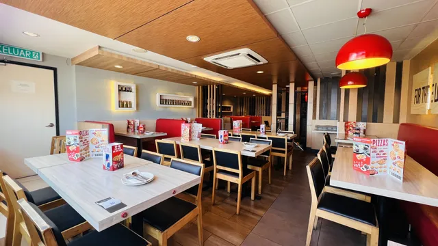 Pizza Hut Restaurant Plaza Juta