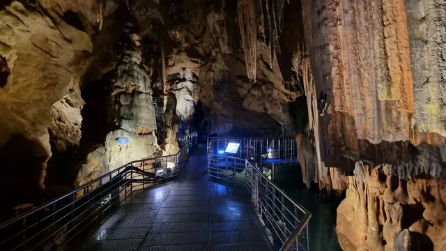 Seongnyugul Cave