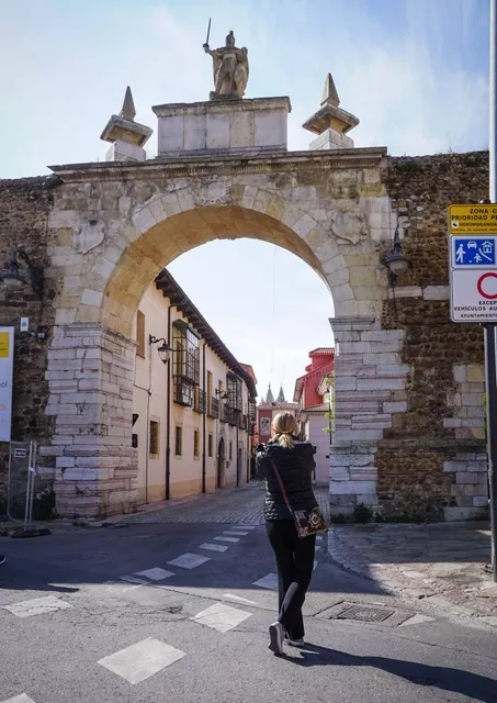 Muralla Romana de León