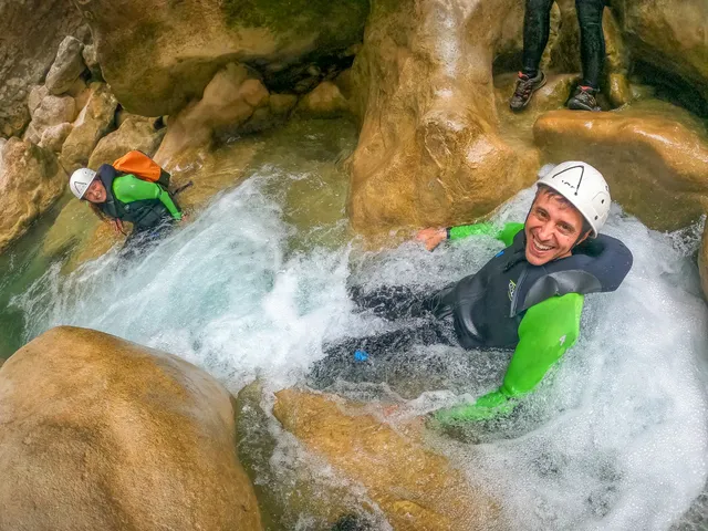 Avalancha Barranquismo Deportes de Aventura
