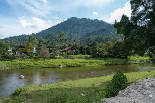Kiriwong Village