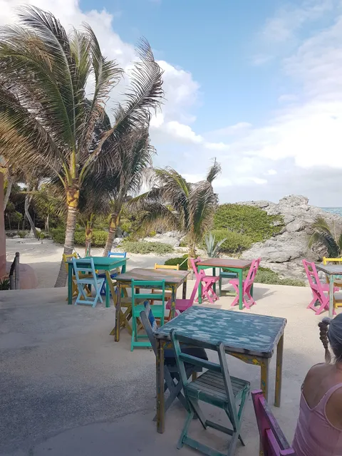 Zamas Beach Restaurant