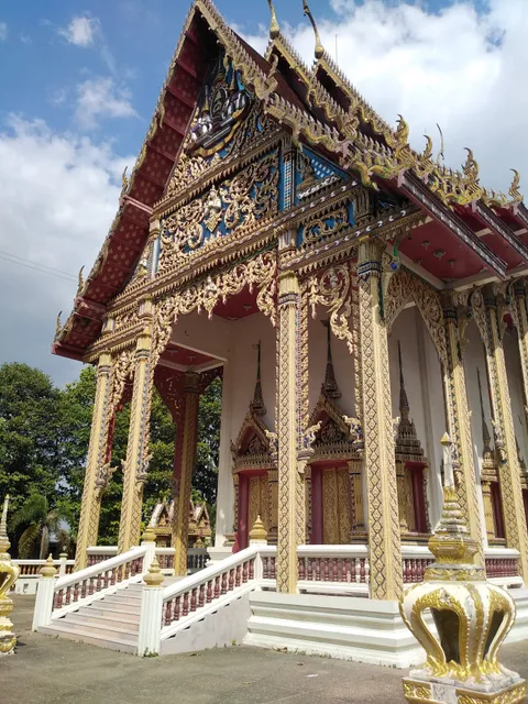 Wat Khao Saothong Thong