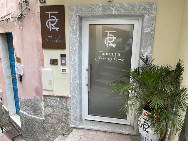 Taormina Charming Rooms