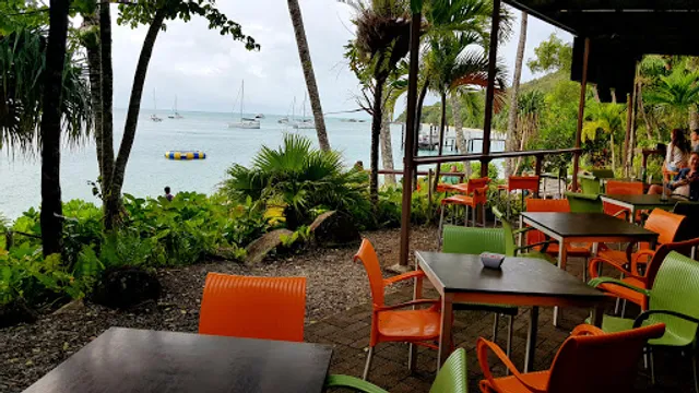 Foxy's Bar & Restaurant Fitzroy Island
