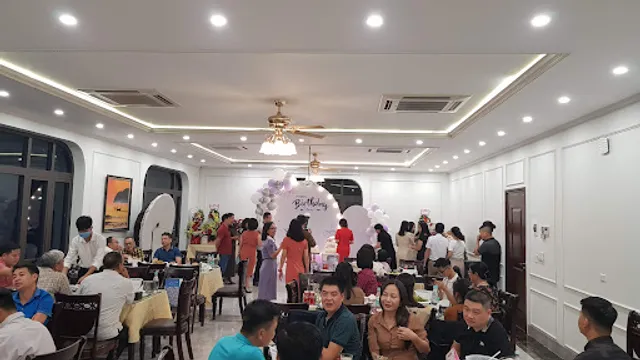 Nhà Hàng Hải Sản Biển Đông