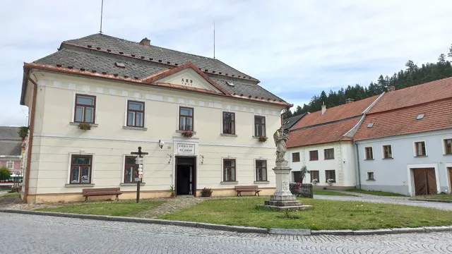 Hall natives Jimramov