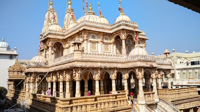 BAPS Shri Swaminarayan Mandir, Bochasan in Gujarat, India - reviews ...
