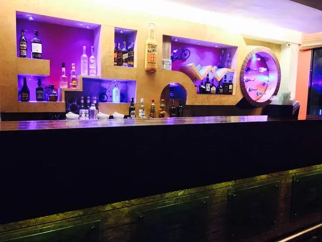 High Spirits -Pub & Grille