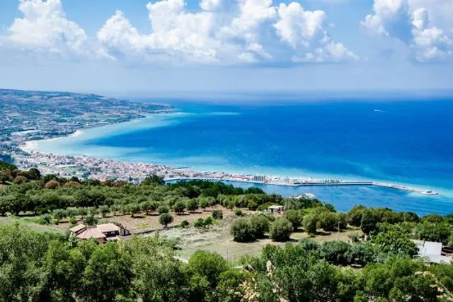 Walls Greek - Hipponion