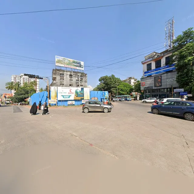 Collectors Gate Circle