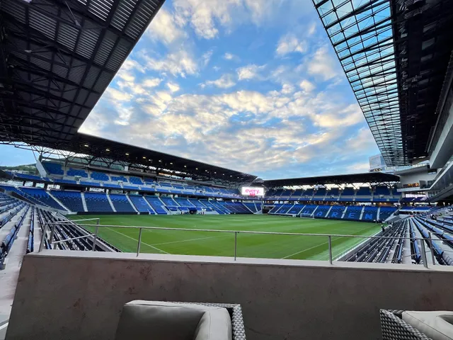 Peace Stadium connected by SoftBank