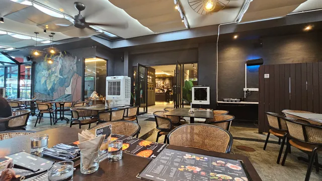Blackbixon Cafe & Restaurant - Jalan Inai