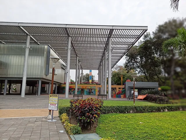 Plaza Rodolfo Baquerizo Moreno