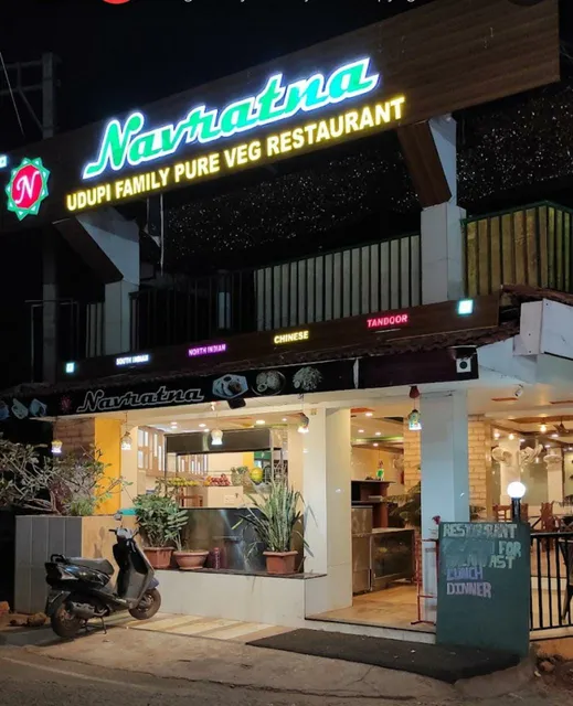 Navratna Udupi Pure Veg Family Restaurant