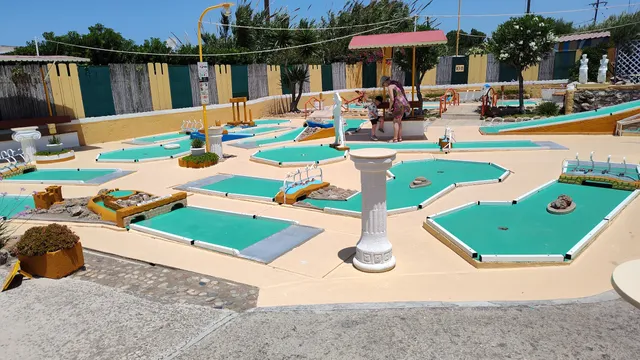 Farmhouse Pub & Minigolf