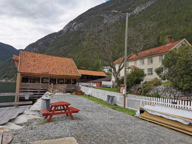 Indre Ofredal "Ne' fø sjøn"