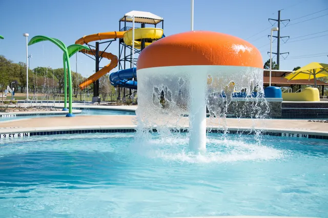 Chisholm Aquatics Center