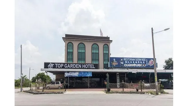 Top Garden Hotel