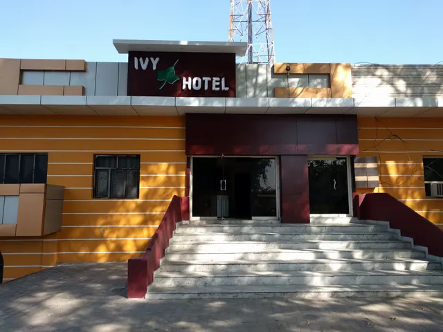 Ivy Hotel & Restaurant