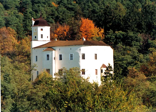 Malenovice castle